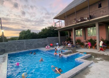 Гостевой дом «Анжелика» с бассейном и сауной