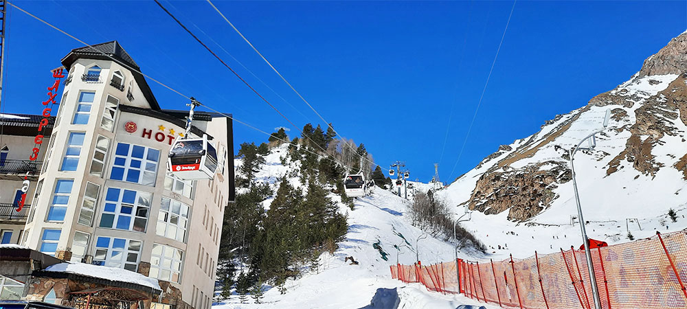 Поляна Азау отель канатка