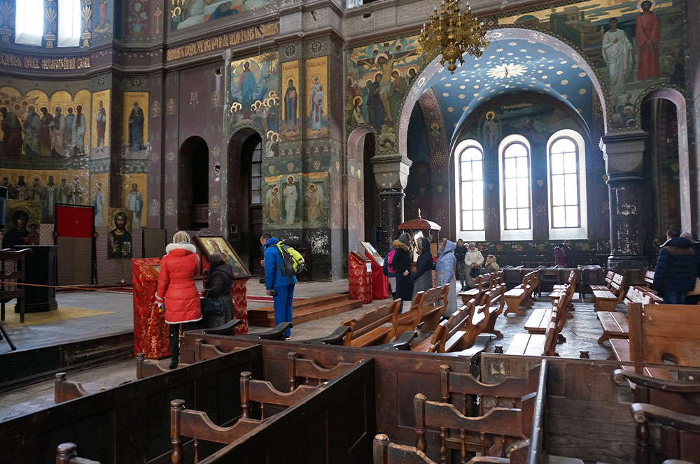 Новоафонский Симоно-Кананитский мужской монастырь Абхазия Новый Афон монастырь люди экскурсия