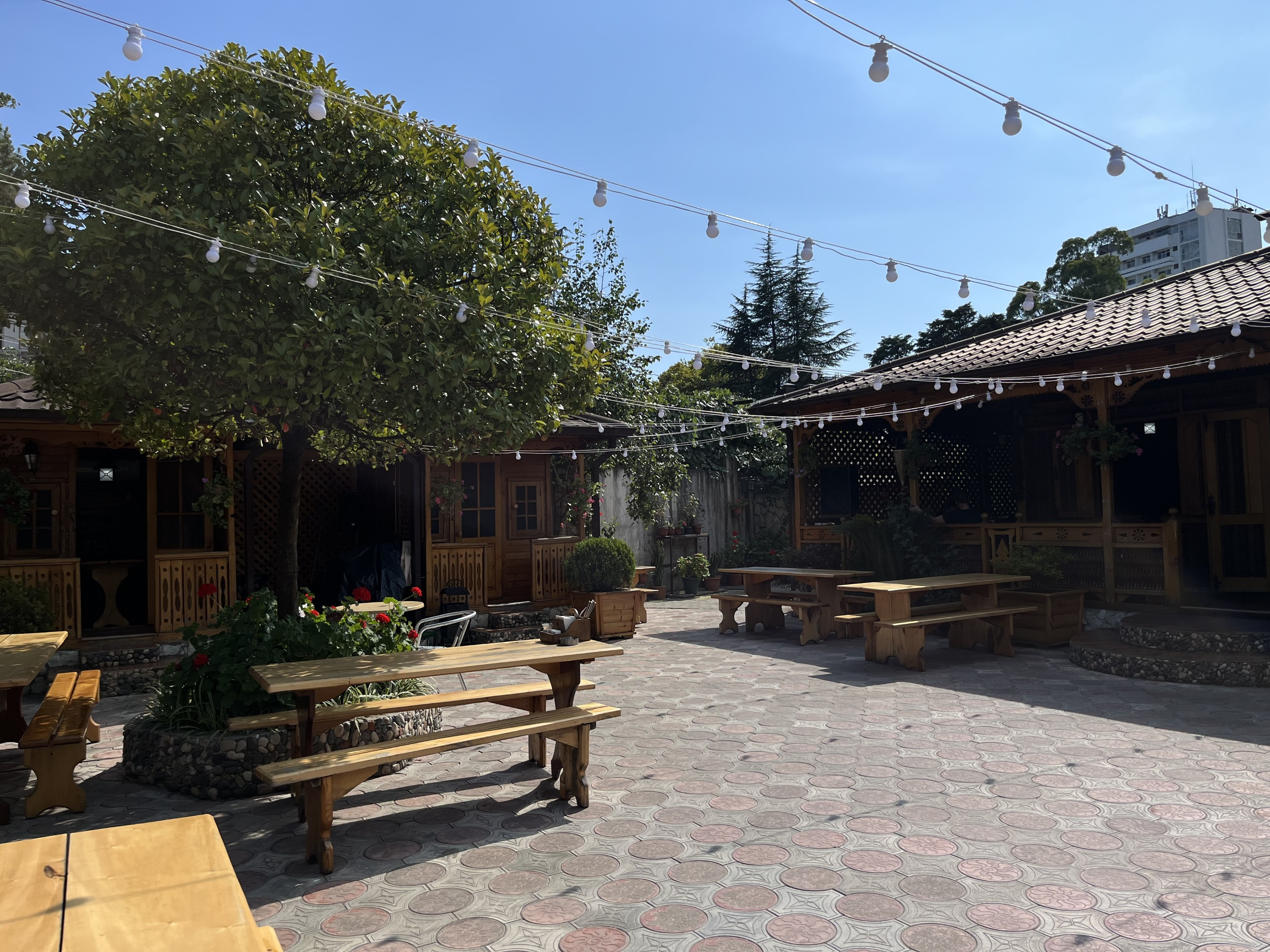 Апацхи в Абхазии открываются одна за другой, значит, есть спрос на местную кухню Апацхи в Абхазии открываются одна за другой, значит, есть спрос на местную кухню