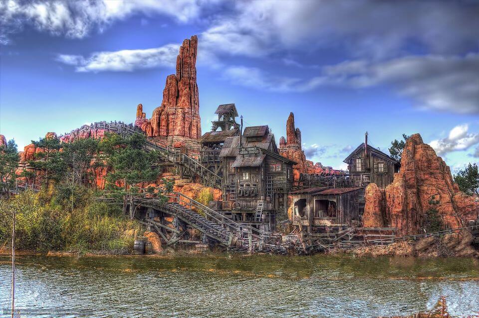 Приграничная страна (Frontierland), Диснейленд, Париж