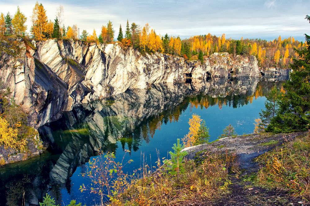 Мраморный каньон Рускеала осенью Мраморный каньон Рускеала осенью