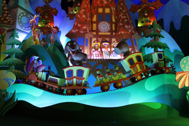 Классическая поездка на лодке в it's a small world (Disneyland Paris)