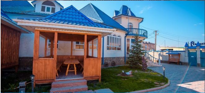 Кабинка на территории 