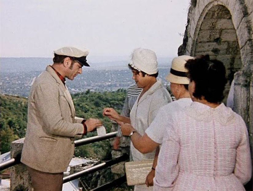 кадр из фильма 12 стульев