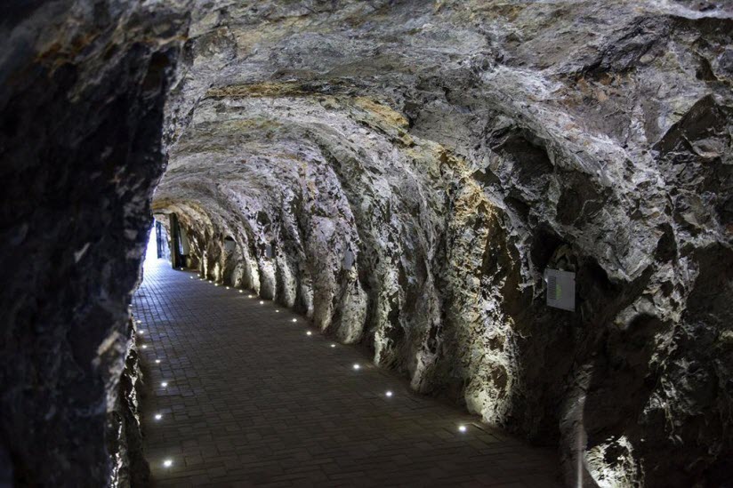 тоннель к озеру Провал