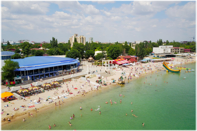 Пляж «Робинзон» в Евпатории