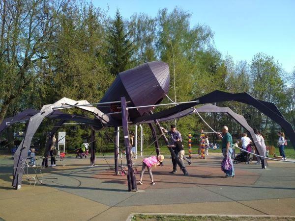 Парк Горького Казань: какие интересные памятники можно увидеть, описание цветомузыкального интерактивного фонтана, чем заняться зимой, как добраться, время работы