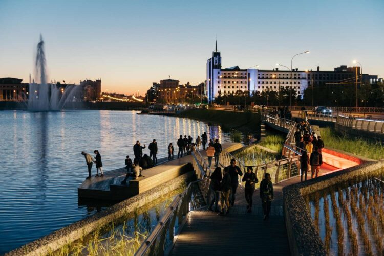 Набережная озера Кабан