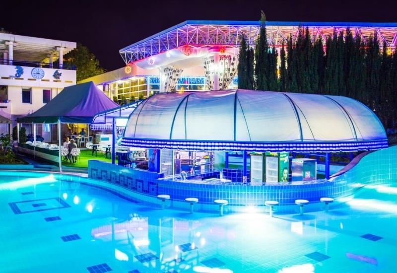 Аквапарк Октябрьский в Сочи