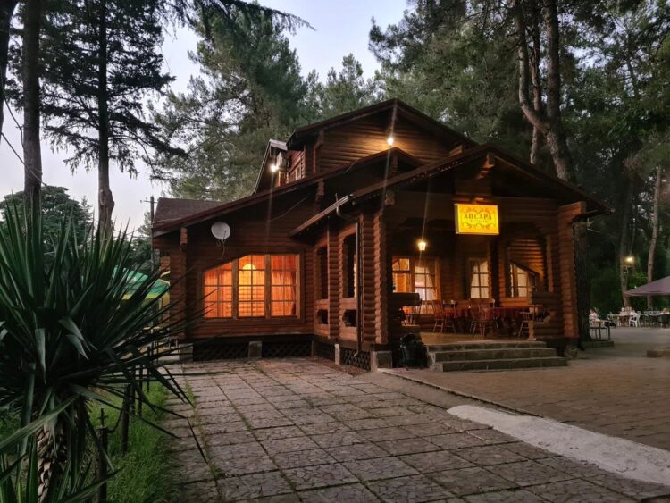 Ресторан Апсара в Пицунде