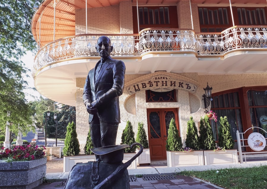 Памятник Кисе Воробьянинову в Пятигорске