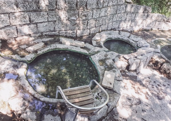 Ванночки с минеральной водой в пятигорских парках