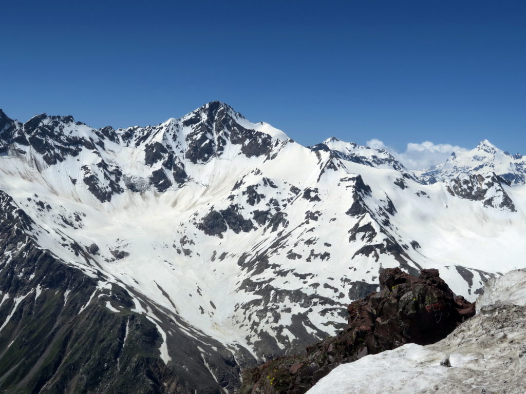 Вид на юг от станции Мир