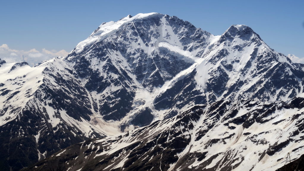 Донгуз-Орун и Накра от станции Гарабаши.